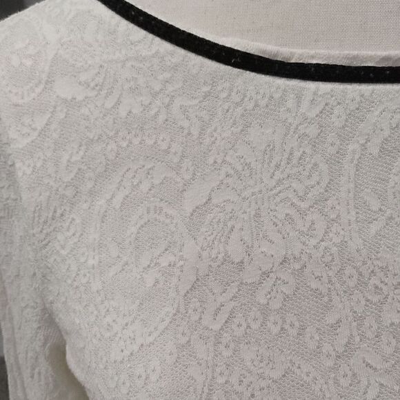 Loft long sleeve cream Paisley lace top. Size medium - Picture 2 of 3